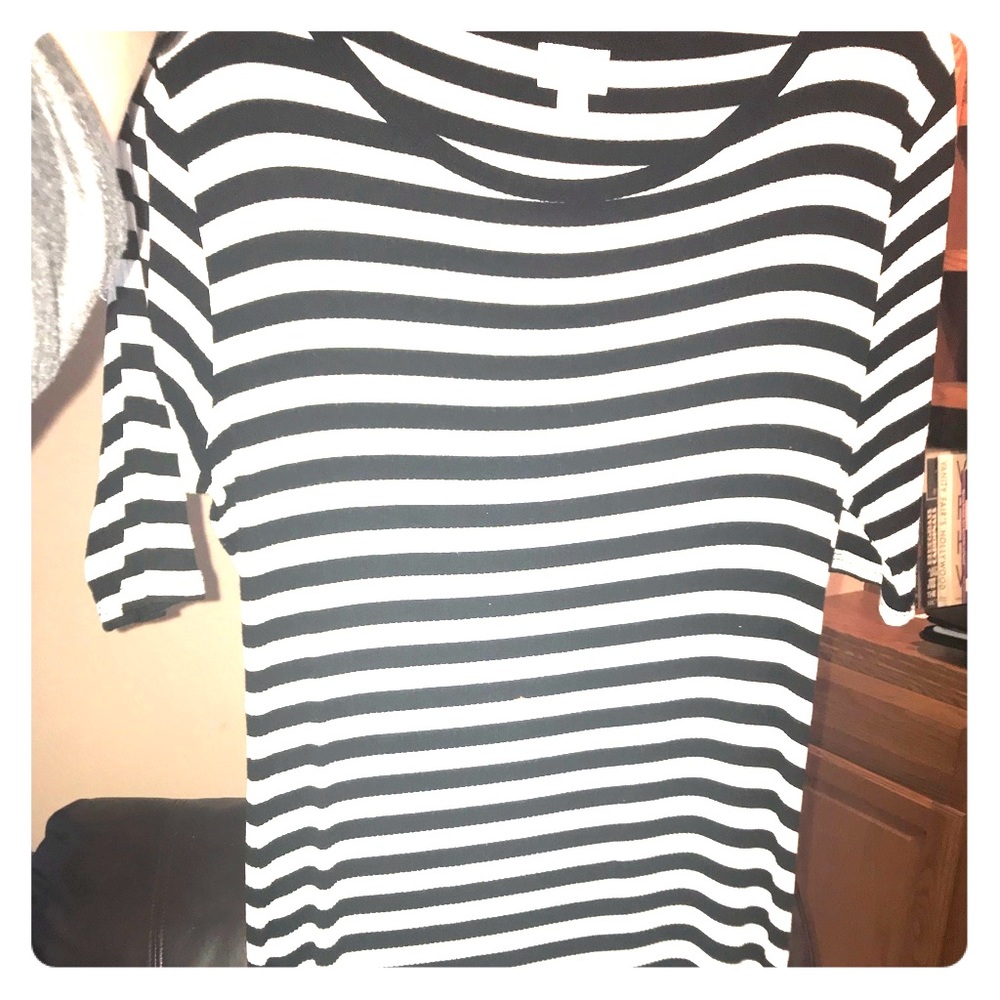 Black and White Lularoe Julia- XL, ribbed